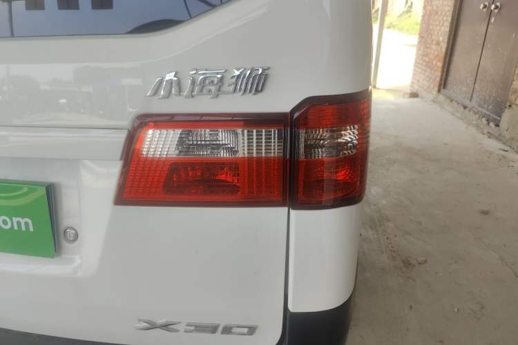 Used Jinbei Hiace X30 2024 1.5L Champion Edition Passenger Vehicle 5/6/7 Seats Right Rear Taillight