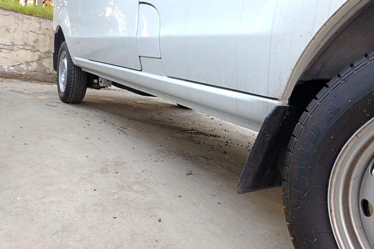 Used Jinbei Hiace X30 2024 1.5L Champion Van 2/5 Seats Right Side Sill