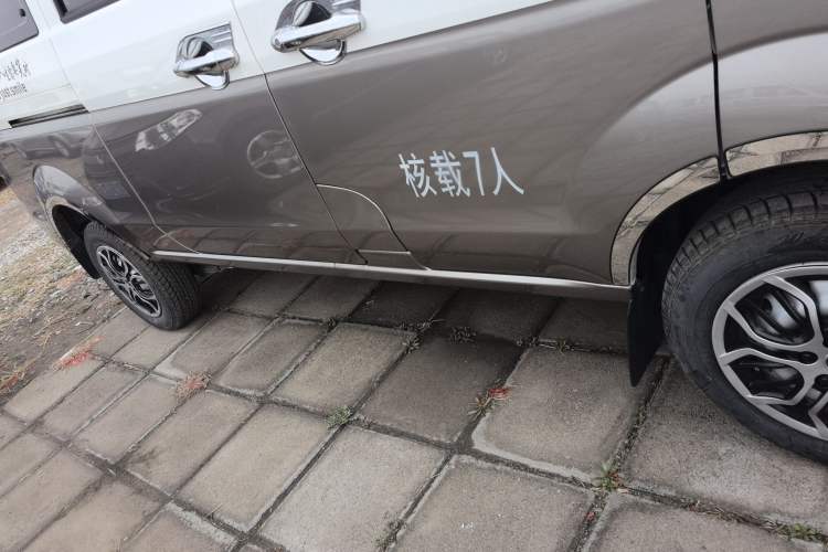 Used Jinbei Hiace X30 2024 1.5L Wealthy-Style Passenger Van 5/6/7 Seater Right Side Sill