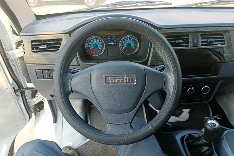 Used Jinbei Hiace X30 2024 1.5L Champion Van 2/5 Seats Steering Wheel