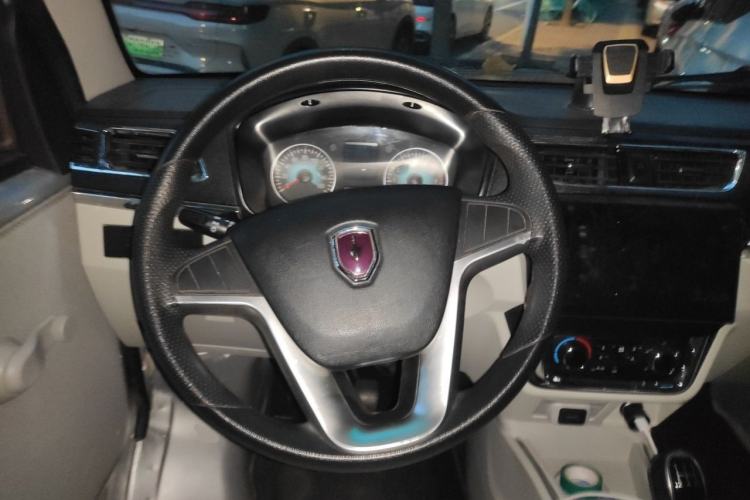 Used Jinbei Hiace X30 2024 1.5L Champion Edition Passenger Vehicle 5/6/7 Seats Steering Wheel