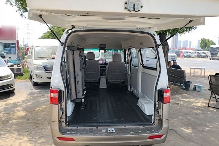 Used Jinbei Hiace X30 2024 1.5L Wealthy-Style Passenger Van 5/6/7 Seater Trunk
