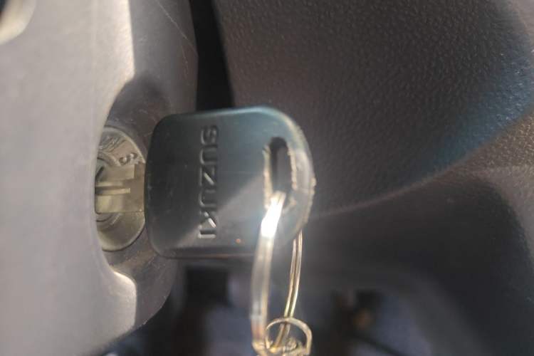 Used Jinbei Hiace X30 2024 1.5L Champion Van 2/5 Seats Vehicle Key
