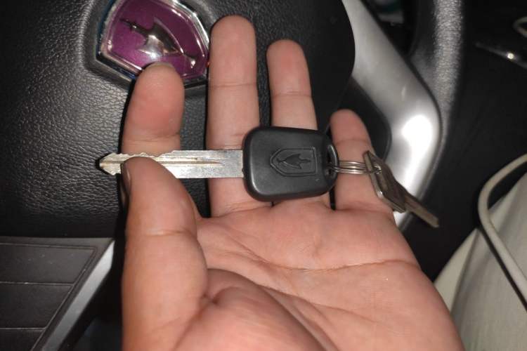 Used Jinbei Hiace X30 2024 1.5L Champion Edition Passenger Vehicle 5/6/7 Seats Vehicle Key