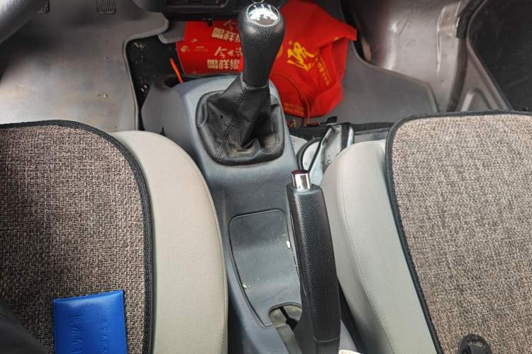 Used Jinbei Hiace X30 2024 1.5L Wealthy Van Model 2/5 Seats Gear Lever
