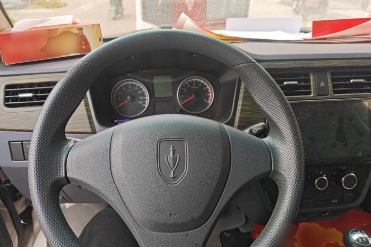 Used Jinbei Hiace X30 2024 1.5L Wealthy Van Model 2/5 Seats Steering Wheel