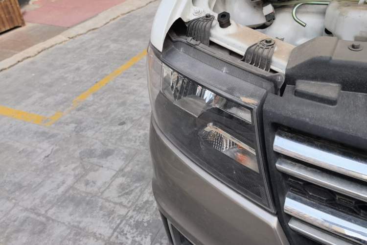 Used Jinbei Hiace X30  Engine Bay Right
