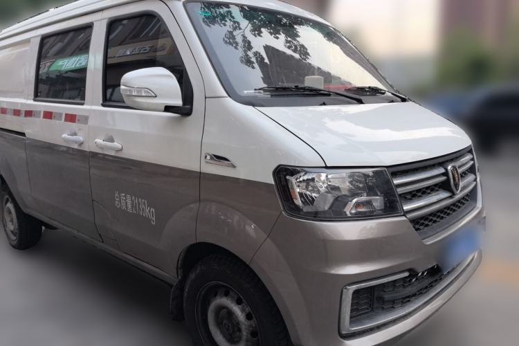 Used Jinbei Hiace X30  Front Right 45 Deg