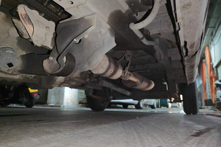 Used Jinbei Hiace X30 CNG 2021 1.5L Natural Gas Comfort-Style Van SWCC15M Chassis Front Left