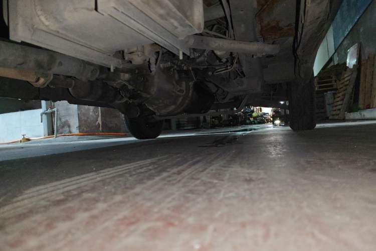 Used Jinbei Hiace X30 CNG 2021 1.5L Natural Gas Comfort-Style Van SWCC15M Chassis Rear Right