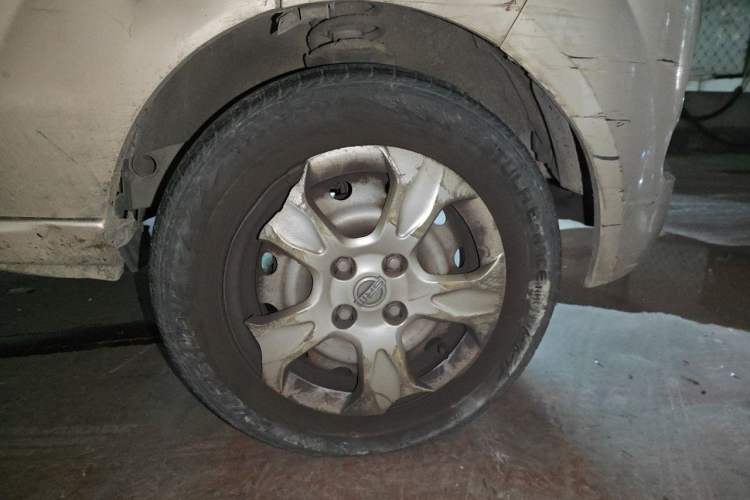 Used Jinbei Hiace X30 CNG 2021 1.5L Natural Gas Comfort-Style Van SWCC15M Right Front Wheel Hub