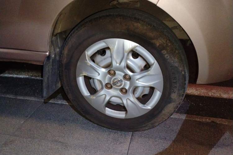 Used Jinbei Hiace X30 CNG 2021 1.5L Natural Gas Comfort-Class Passenger Vehicle SWCC15M Right Front Wheel Hub