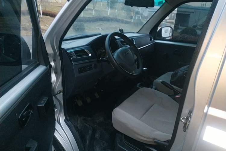 Used Jinbei Hiace X30 CNG 2021 1.5L Natural Gas Standard Van SWCC15M Interior 3