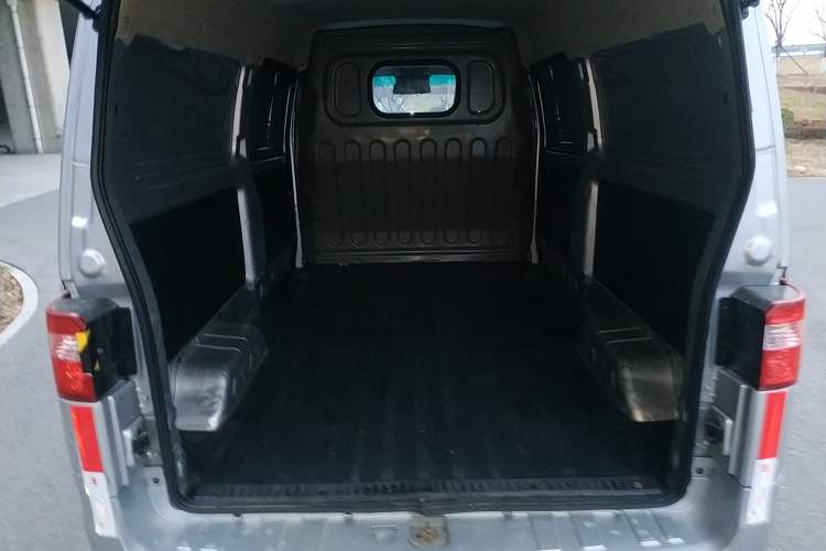 Used Jinbei Hiace X30 CNG 2021 1.5L Natural Gas Standard Van SWCC15M Interior 4