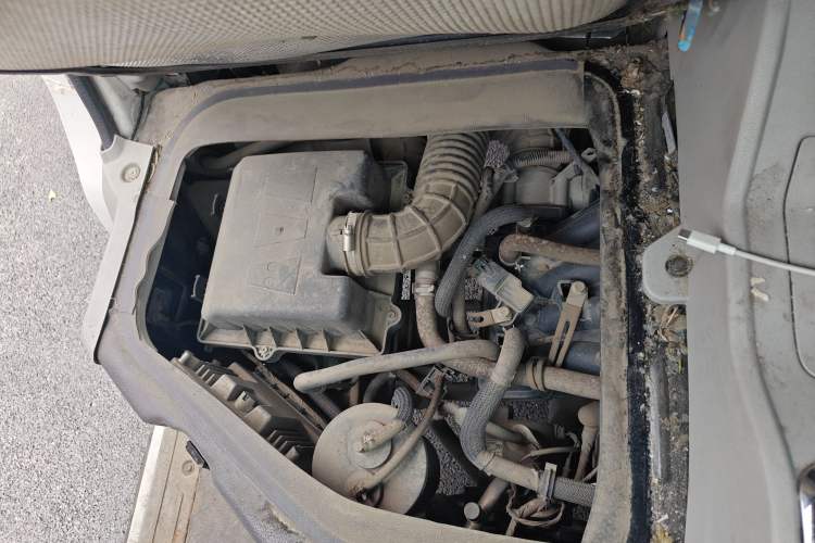 Used Jinbei Hiace X30 CNG 2021 1.5L Natural Gas Standard-Model Bus SWCC15M Engine Bay Right