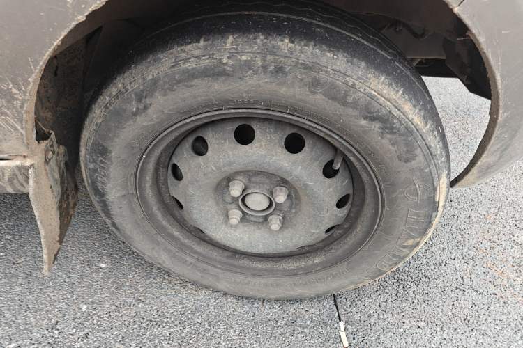 Used Jinbei Hiace X30 CNG 2021 1.5L Natural Gas Standard-Model Bus SWCC15M Right Front Wheel Hub