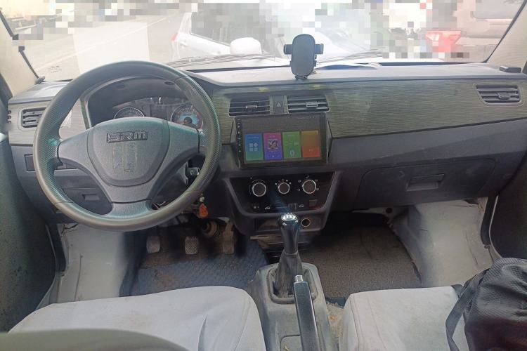 Used Jinbei Hiace X30 CNG 2023 1.5L Natural Gas Super-Enjoyment Van 2/5 Seats No Air Conditioning SWCC15M Center Console