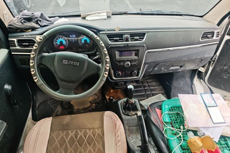 Used Jinbei Hiace X30 CNG 2023 1.5L Natural Gas Wealthy-Class Passenger Van 5/6/7-Seater Central Air Conditioning Version SWCC15M Center Console