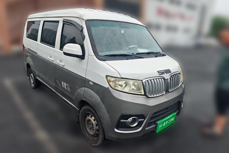 Used Jinbei Hiace X30 CNG 2023 1.5L Natural Gas Wealthy-Class Passenger Van 5/6/7-Seater Central Air Conditioning Version SWCC15M Front Right 45 Deg