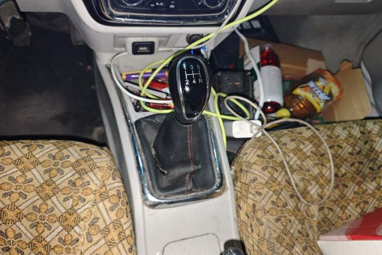 Used Jinbei Hiace X30 CNG 2023 1.5L Natural Gas Wealthy Van 2/5-Seater Air-Conditioned Version SWCC15M Gear Lever