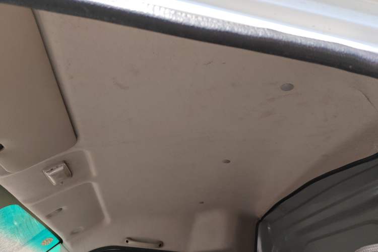 Used Jinbei Hiace X30 CNG 2023 1.5L Natural Gas Super-Enjoyment Van 2/5 Seats No Air Conditioning SWCC15M Headliner
