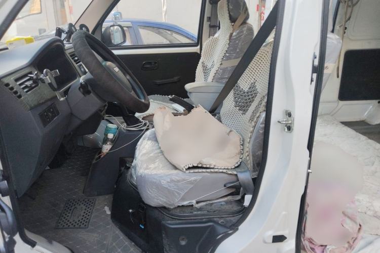 Used Jinbei Hiace X30 CNG 2023 1.5L Natural Gas Super-Enjoyment Van 2/5 Seats No Air Conditioning SWCC15M Left Front Seat