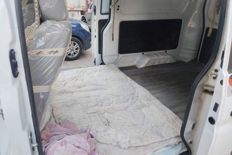 Used Jinbei Hiace X30 CNG 2023 1.5L Natural Gas Super-Enjoyment Van 2/5 Seats No Air Conditioning SWCC15M Left Rear Seat