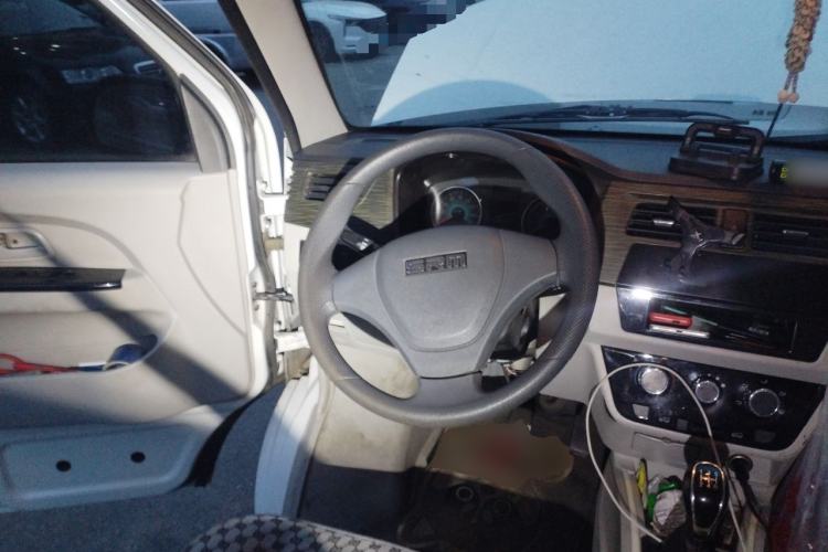 Used Jinbei Hiace X30 CNG 2023 1.5L Natural Gas Super-Enjoyment Passenger Van 5/6/7 Seats No Air Conditioning SWCC15M Steering Wheel