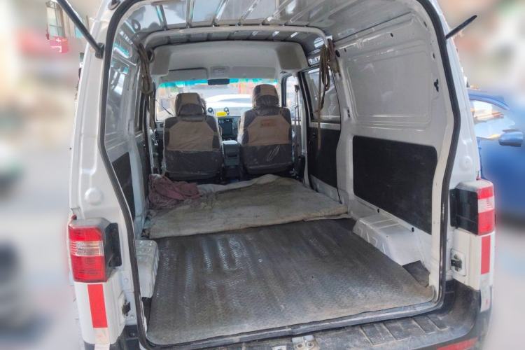 Used Jinbei Hiace X30 CNG 2023 1.5L Natural Gas Super-Enjoyment Van 2/5 Seats No Air Conditioning SWCC15M Trunk