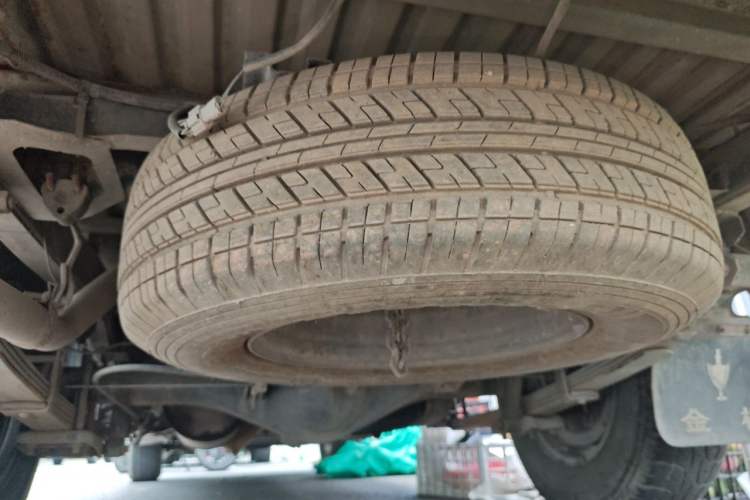 Used Jinbei Jindian 2014 2.4T Golden 009 Diesel Comfort Version with Long Wheelbase Chassis Rear
