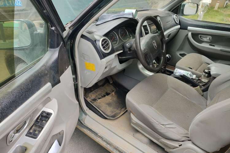 Used Jinbei Jindian 2014 2.4T Golden 009 Diesel Comfort Version with Short Wheelbase Driver Seat