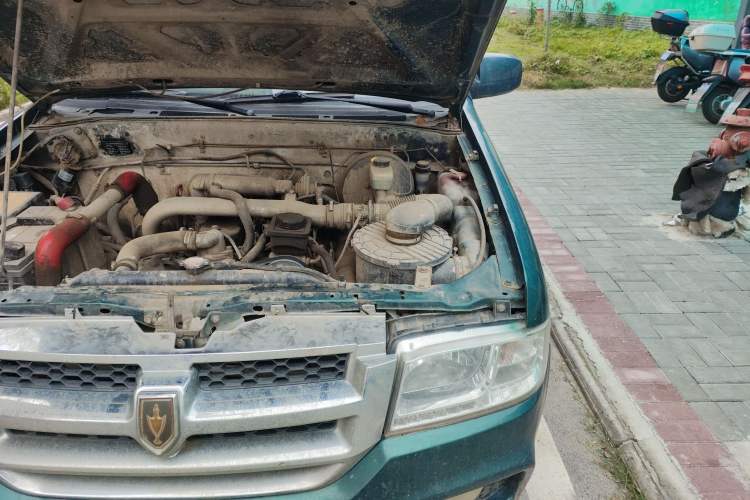 Used Jinbei Jindian 2014 2.4T Golden 009 Diesel Comfort Version with Short Wheelbase Engine Bay Left