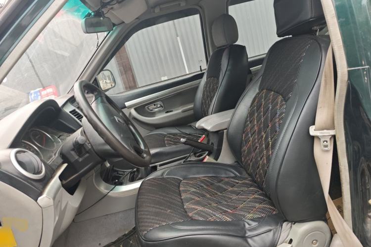 Used Jinbei Jindian 2014 2.4T Golden 009 Diesel Comfort Version with Long Wheelbase Left Front Seat