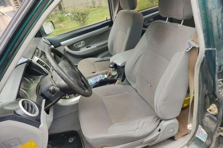 Used Jinbei Jindian 2014 2.4T Golden 009 Diesel Comfort Version with Short Wheelbase Left Front Seat