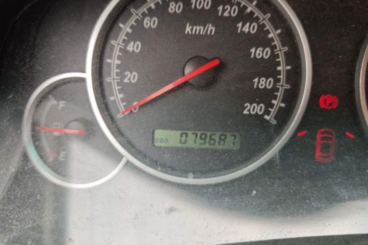 Used Jinbei Jindian 2014 2.4T Golden 009 Diesel Comfort Version with Long Wheelbase Odometer Close Up