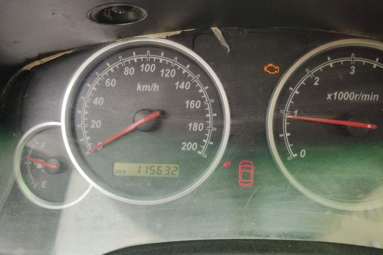 Used Jinbei Jindian 2014 2.4T Golden 009 Diesel Comfort Version with Short Wheelbase Odometer Close Up
