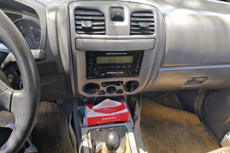 Used Jinbei Leilong 2014 2.2L Standard Long-Wheelbase Version Audio And AC Panel