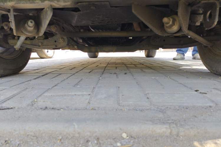 Used Jinbei Leilong 2014 2.2L Standard Long-Wheelbase Version Chassis Front