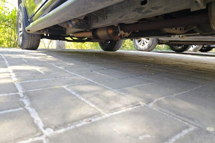 Used Jinbei Leilong 2014 2.2L Standard Long-Wheelbase Version Chassis Rear Left