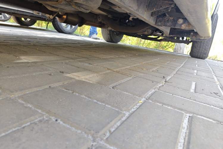 Used Jinbei Leilong 2014 2.2L Standard Long-Wheelbase Version Chassis Rear Right