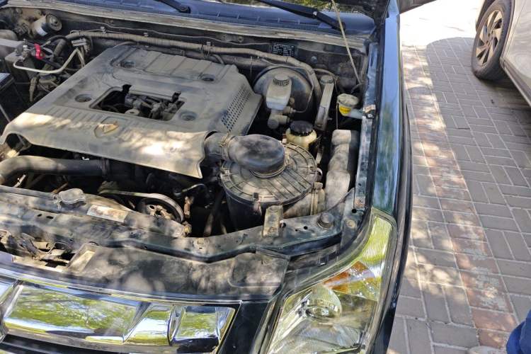 Used Jinbei Leilong 2014 2.2L Standard Long-Wheelbase Version Engine Bay Left