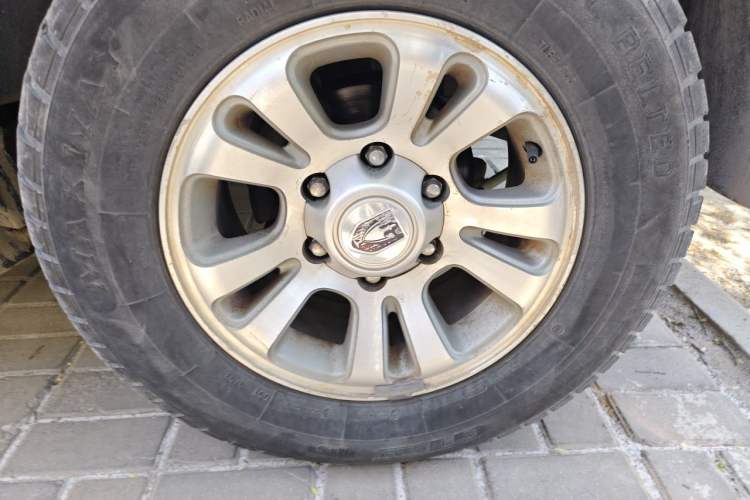 Used Jinbei Leilong 2014 2.2L Standard Long-Wheelbase Version Right Front Wheel Hub