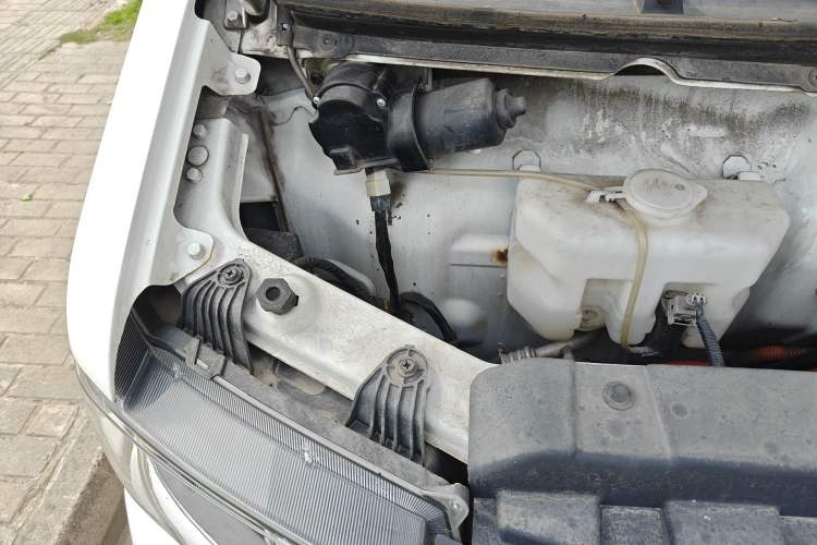 Used Jinbei New Hiace EV 2022 Profit-Making Type Engine Bay Right