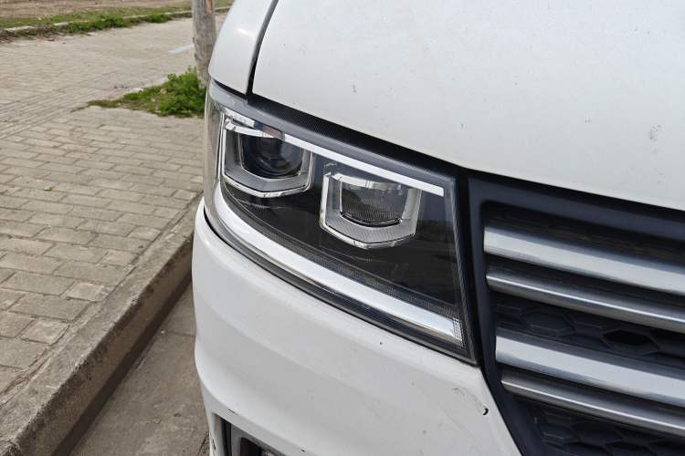 Used Jinbei New Hiace EV 2022 Profit-Making Type Right Front Headlight