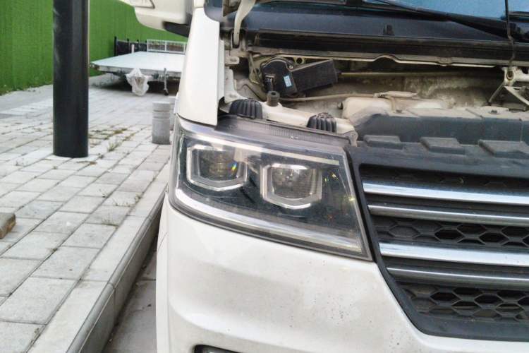 Used Jinbei New Hiace EV 2022 Profit-Making Type Right Front Headlight