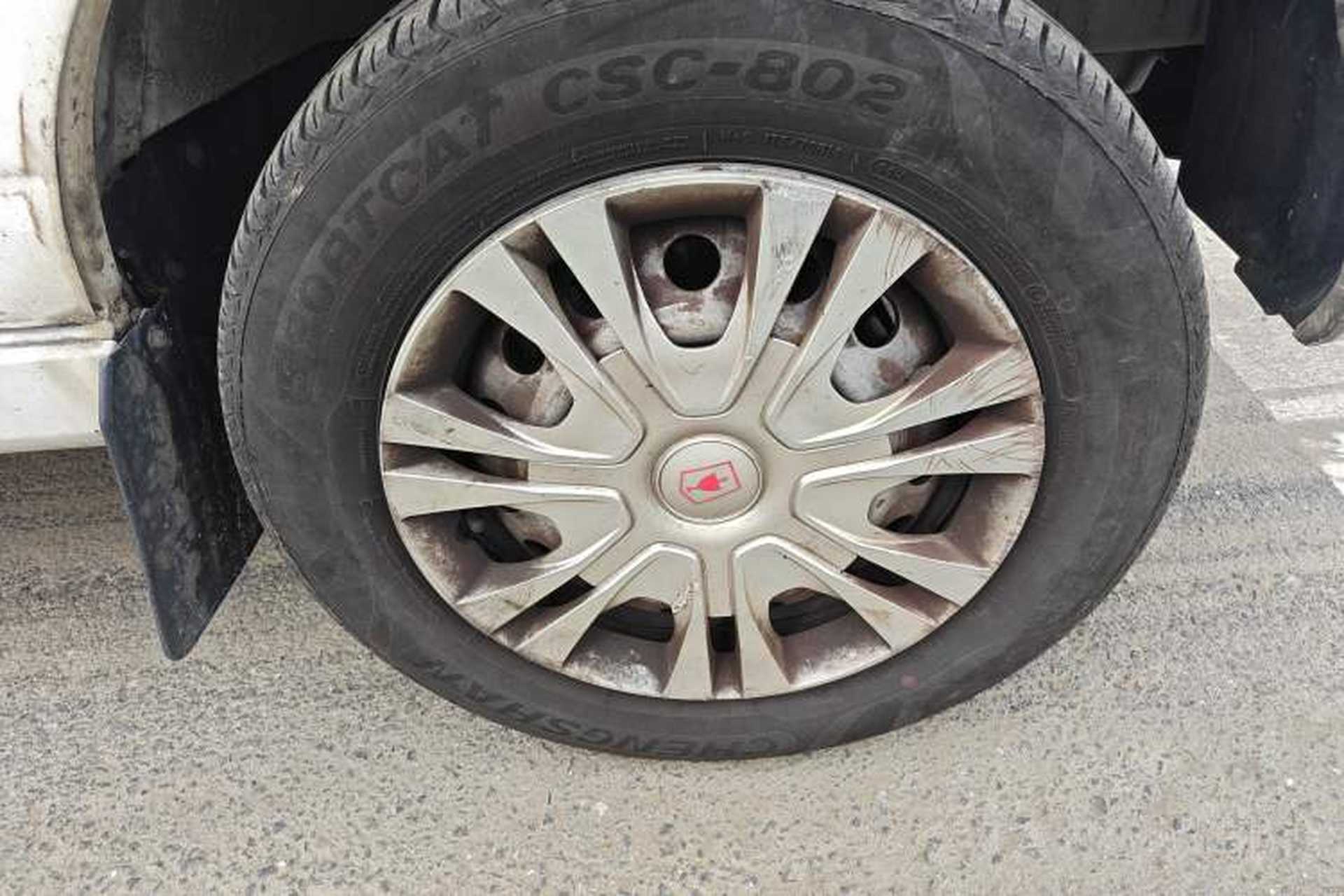 Used Jinbei New Hiace EV 2022 Profit-Making Type Right Front Wheel Hub