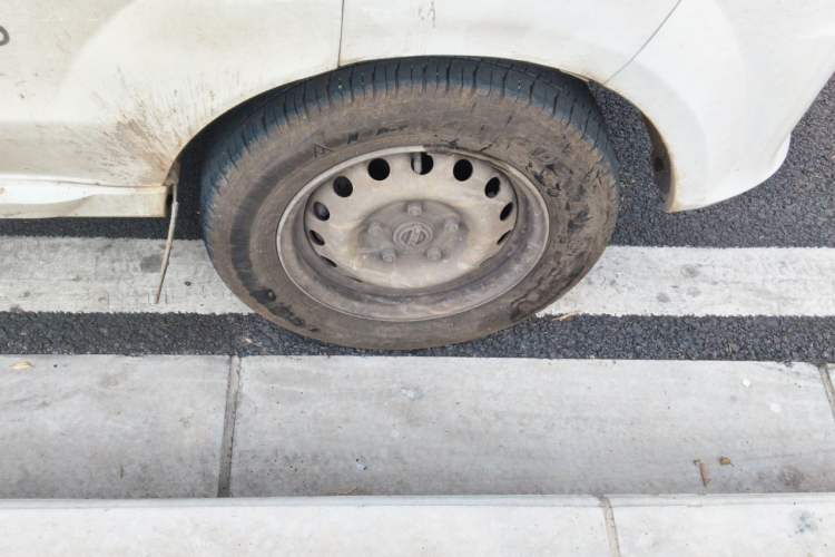 Used Jinbei New Hiace EV 2022 Profit-Making Type Right Front Wheel Hub