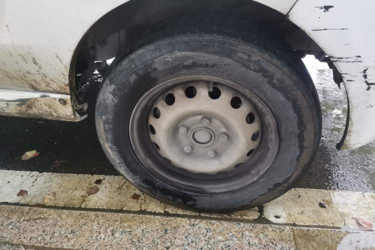 Used Jinbei New Hiace EV 2022 Profit-Making Type Right Front Wheel Hub