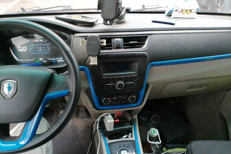 Used Jinbei New Hiace EV 2023 Comfort Model Audio And AC Panel