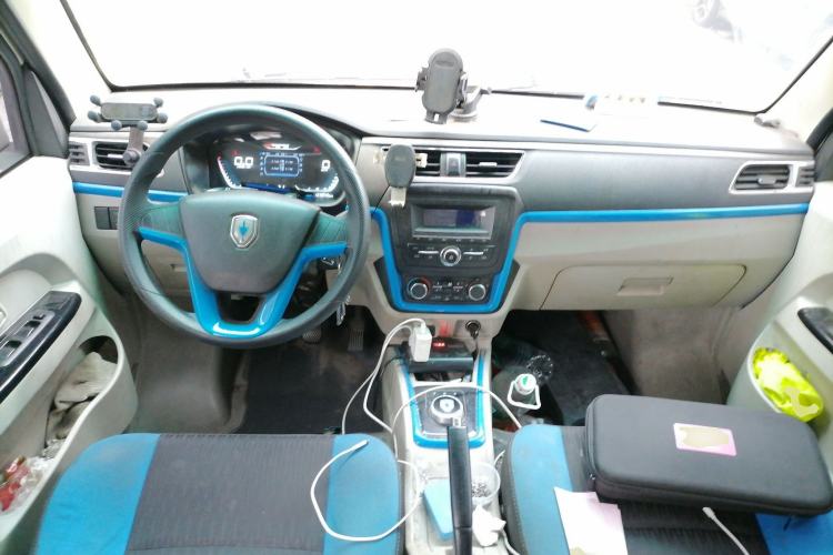 Used Jinbei New Hiace EV 2023 Comfort Model Center Console